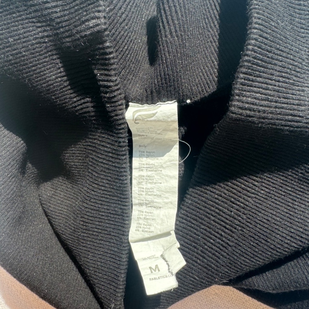Fabletics M Shorts - Picture 2 of 3